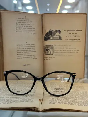 Seventh Street by Safilo Ultralight Titanium Black