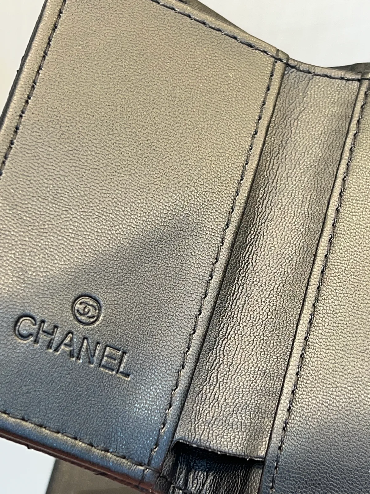 Chanel Portefeuille Compact Matelassé Grainé Noir view 2