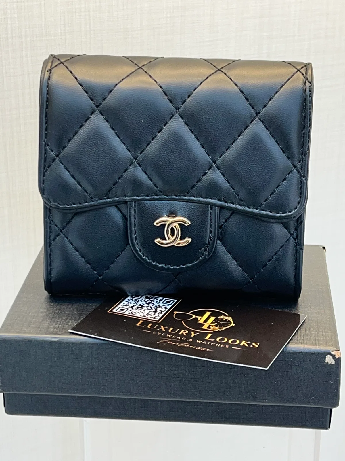 Chanel Portefeuille Compact Matelassé Lisse Noir