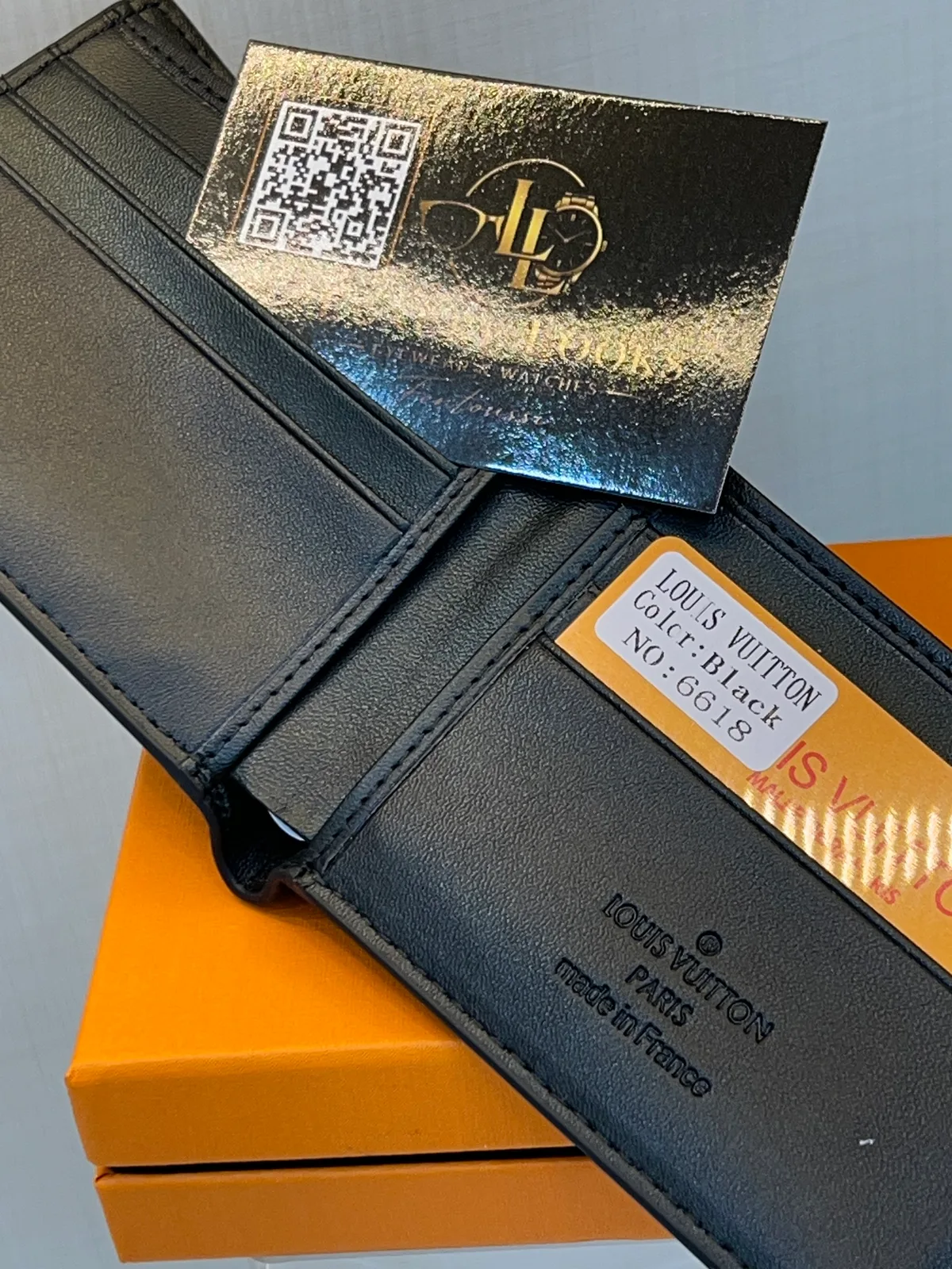 Louis Vuitton Portefeuille Bifold Damier Embossé Noir view 2