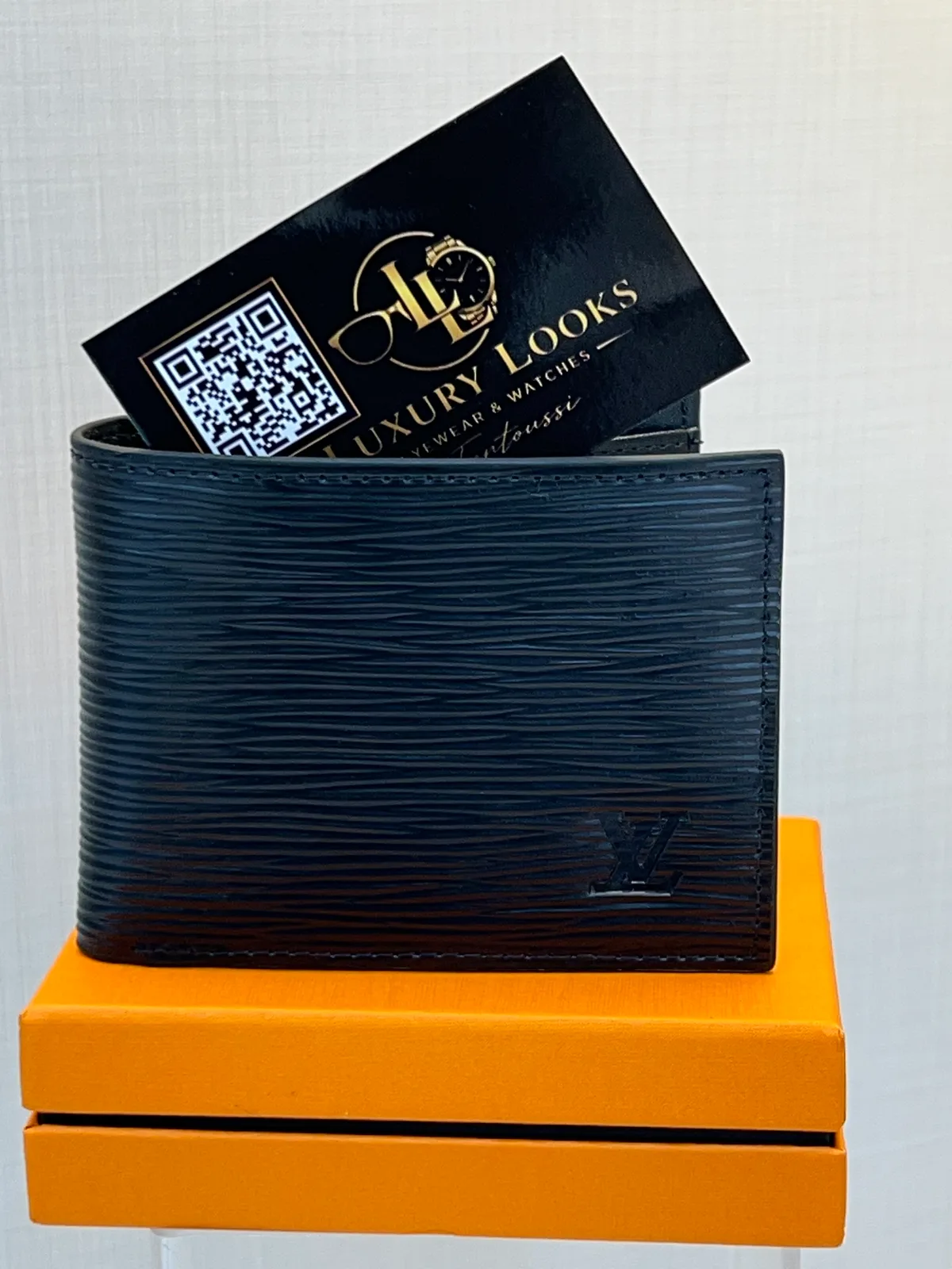 Louis Vuitton Portefeuille Bifold Épi Noir Logo Embossé