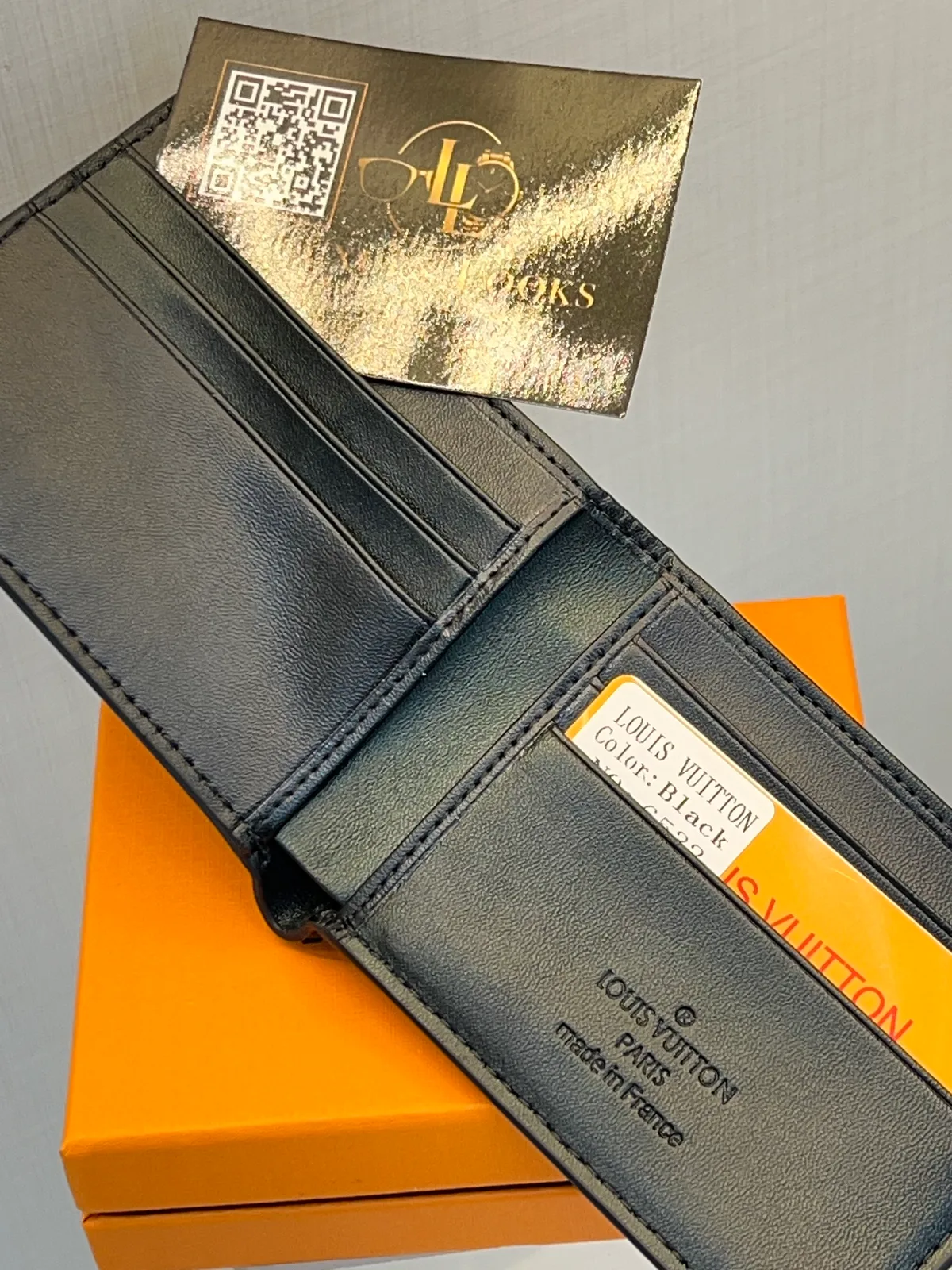 Louis Vuitton Portefeuille Bifold Épi Noir Logo Embossé view 2