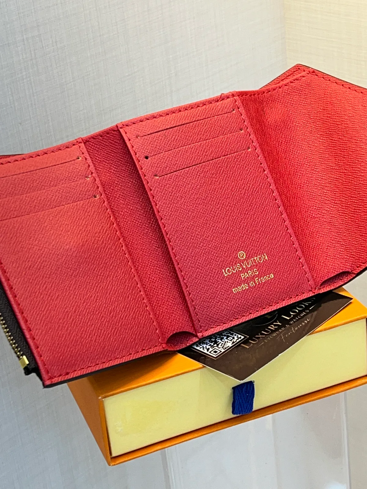 Louis Vuitton Portefeuille Victorine Monogram Fuchsia view 2