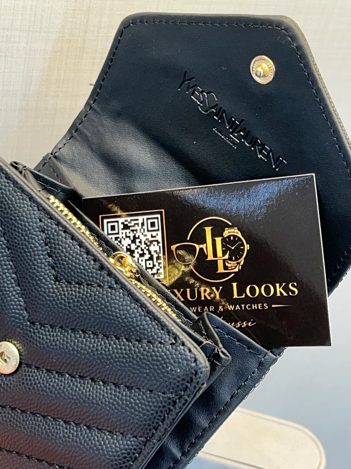 Saint Laurent Portefeuille Compact Matelassé Noir Logo Doré view 3